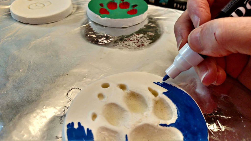 how to make a paw print ornament
